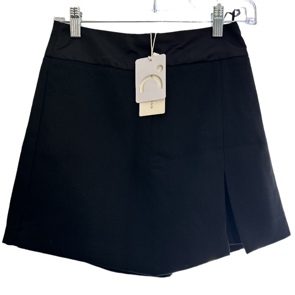 Size X small commense High Waisted Satin Band Mini Skort
